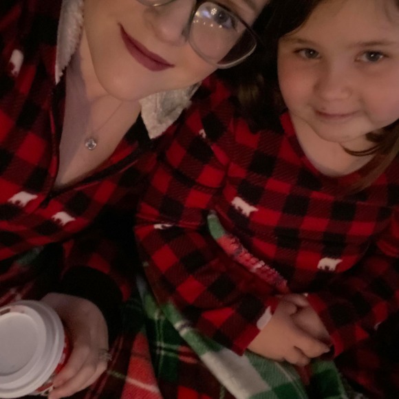 Profile Picture of Kasie Saxby (@kasie19892014) on Poshmark