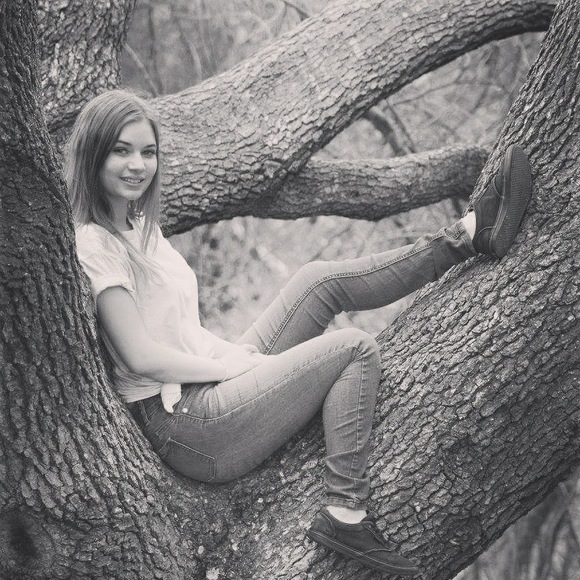 Profile Picture of Alissa Marangoni (@marangonialissa) on Poshmark