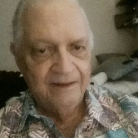 Profile Picture of Hal Pfingsten (@fynxten) on Poshmark