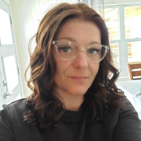 Profile Picture of Nathalie Rochette (@nathalierochett) on Poshmark