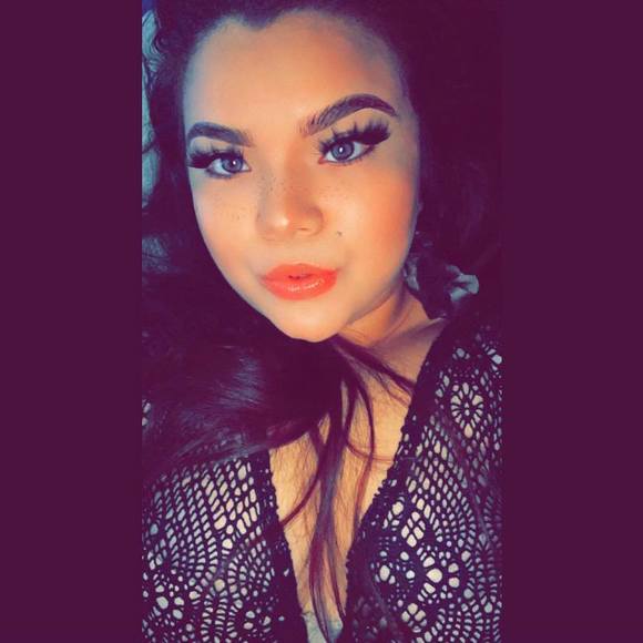 Profile Picture of Keyza Pukiz (@keyza4352) on Poshmark