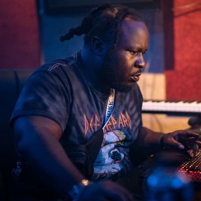 Profile Picture of 👑 KingBlaze🔥 (@BlazeOnDaBeatz) on Twitter