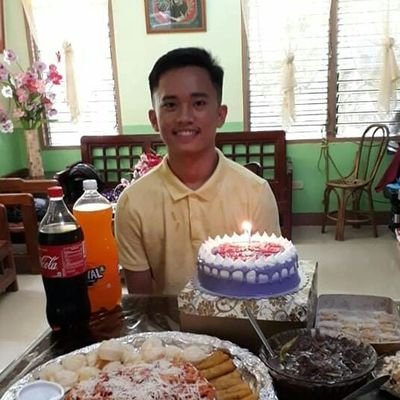 Profile Picture of Charles Daniel Catulong (@pooyers) on Twitter