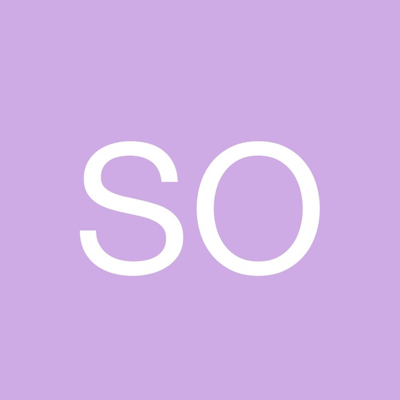 Profile Picture of Sareen Okennedy (@sareenok1) on Poshmark