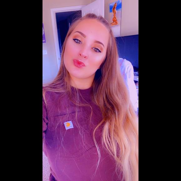 Cierra Grassl - Poshmark Profile Picture of Cierra Grassl (@cierragrassl) on Poshmark