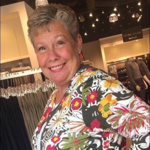 Profile Picture of Debbie Stroupe (@firemen) on Poshmark