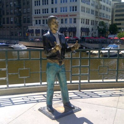 Suzanne Willett - Twitter Profile Picture of Suzanne Willett (@muskoka33gg) on Twitter