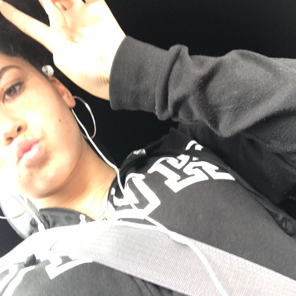 Profile Picture of Gia Carriaga (@babygirl_8313) on Poshmark