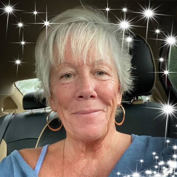 Profile Picture of Jennifer Macnicholl (@jraemac6) on Poshmark