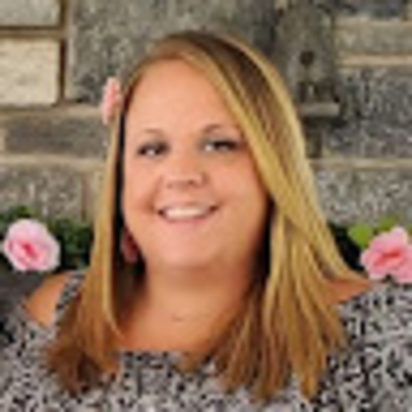 Profile Picture of Kristyn Wagner (@kristyn_wagner1) on Poshmark