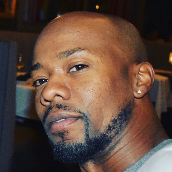 Profile Picture of Edward Boyd (@splurge_store) on Poshmark