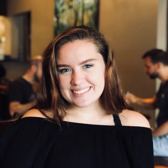 Profile Picture of Paige Keen (@paige2415) on Poshmark
