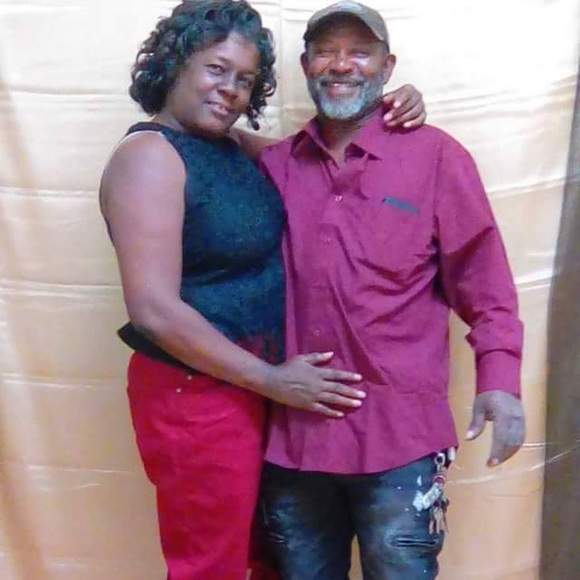 Profile Picture of Deatria Seastrunk (@deatrias52) on Poshmark