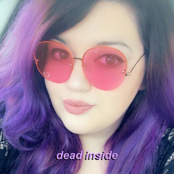 Profile Picture of Ariel Dauthier (@aedauthier) on Poshmark