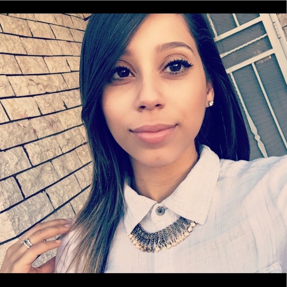 Profile Picture of Bianca Marte (@beemarte) on Poshmark