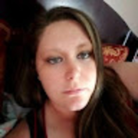 Profile Picture of Alexis Gulnac (@lexig0918) on Poshmark