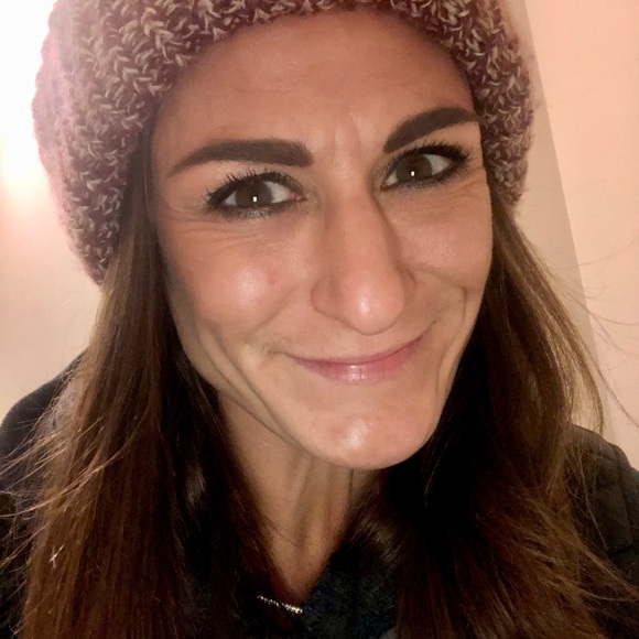 Profile Picture of Heather Igelman (@hahopper) on Poshmark