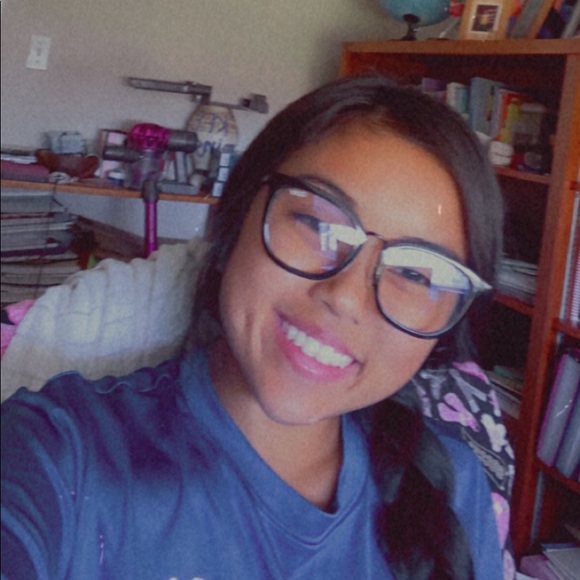 Profile Picture of Paige Hiraki (@paigehiraki) on Poshmark