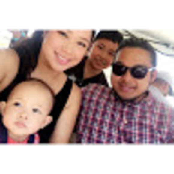 Profile Picture of Monique Campos (@niquecid) on Poshmark