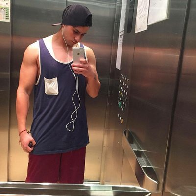 Profile Picture of Ronald Toledo (@ronaldtoledo8) on Twitter