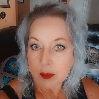 Profile Picture of Karen Hoekstra (@karen_hoekstra) on Twitter