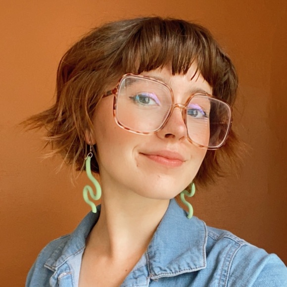 Profile Picture of Grace Flacke (@graceannflacke) on Poshmark