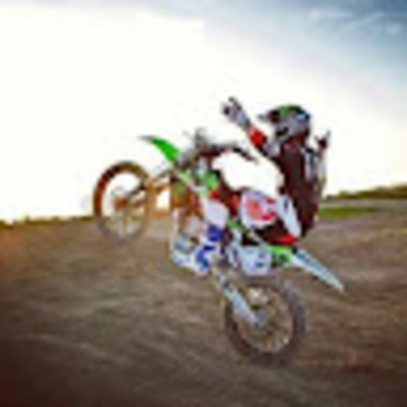 Profile Picture of Matt Young (@mattjenyoung) on Poshmark