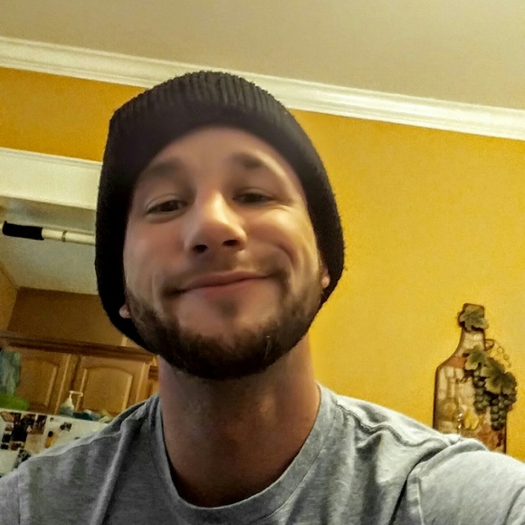Profile Picture of Joshua Goretzke (@gretz22) on Poshmark