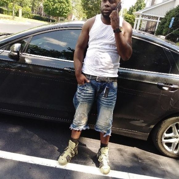 Profile Picture of Ryan Butchee (@shadeofdarkness) on Poshmark