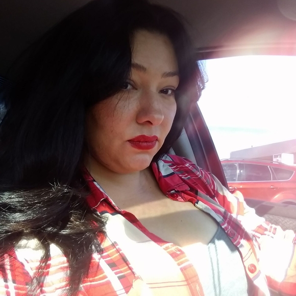 Profile Picture of Janet Maynard (@janetmaynard) on Poshmark
