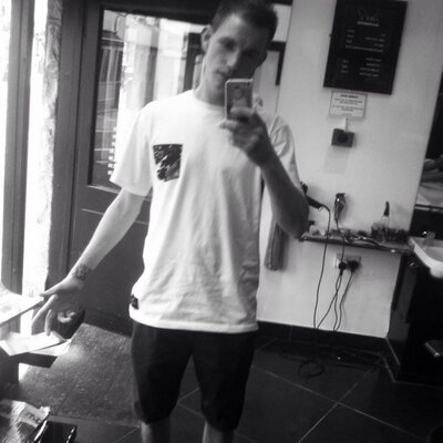 Profile Picture of Peter Blyth (@CURIOUSBEEE) on Twitter