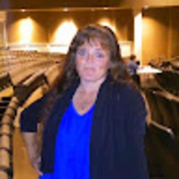 Profile Picture of Dawn Triplett (@drthorses) on Poshmark