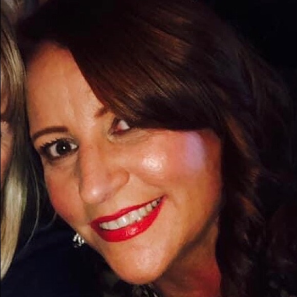 Profile Picture of Deborah Berger (@berger604) on Poshmark