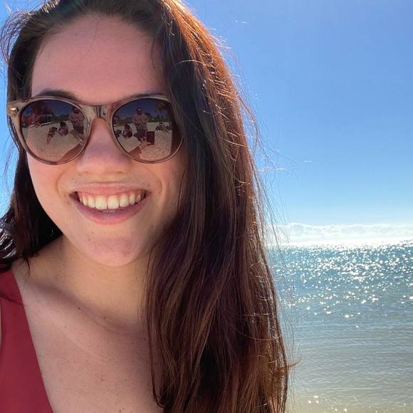 Profile Picture of Taylor Greer (@tpgreer) on Poshmark