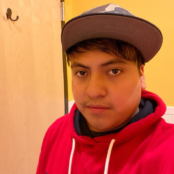 Profile Picture of Leodan Marroquin (@leodanmarroquin) on Poshmark