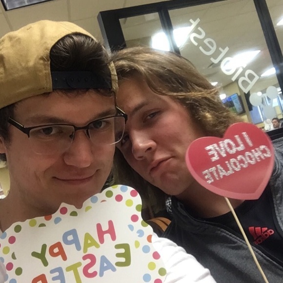 Profile Picture of Brady Schutt (@bradyschutt) on Poshmark