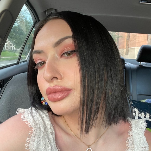 Profile Picture of Maggie Nolfi (@maggie_nolfi) on Poshmark