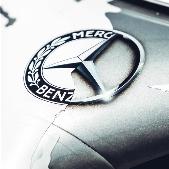 Profile Picture of Erik Einarson (@eaeinar) on Poshmark