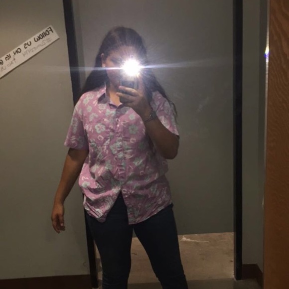 Profile Picture of Perla Contreras (@perla1yurt) on Poshmark