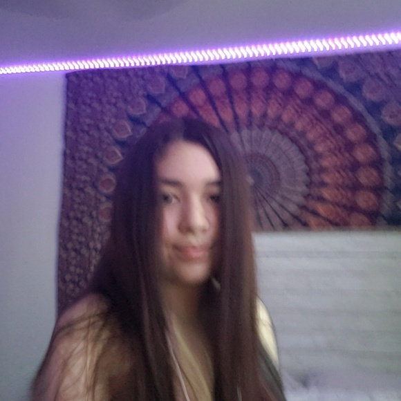 Profile Picture of Julia Jasso (@julia47288) on Poshmark