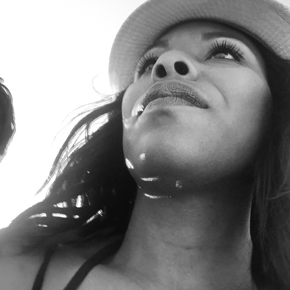 Profile Picture of Angela Cheatem (@cheatem528) on Poshmark