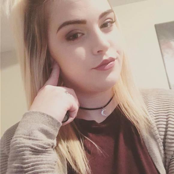 Alex Ahlborn - Poshmark Profile Picture of Alex Ahlborn (@alexahlborn) on Poshmark