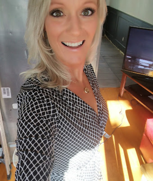 Profile Picture of Isabelle Gingras (@ginisabelle) on Poshmark