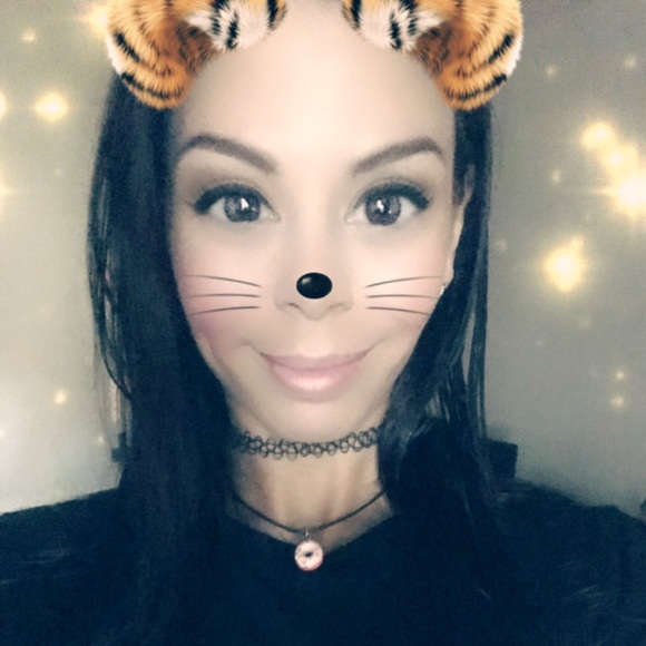 Profile Picture of Vianca Martinez (@vianca83) on Poshmark