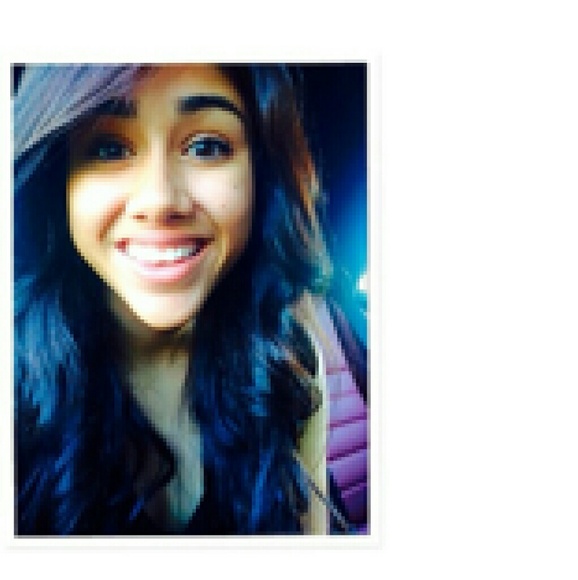 Alexus Hermosillo - Poshmark Profile Picture of Alexus Hermosillo (@alexus0512) on Poshmark