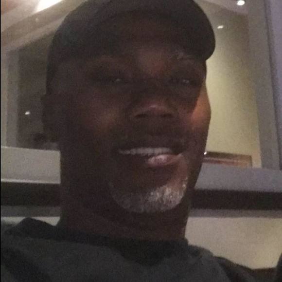 Profile Picture of Vernard Wallace (@vernardwallace) on Poshmark