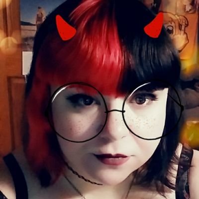 Profile Picture of Ashley Ferguson (@Witchybatlady) on Twitter