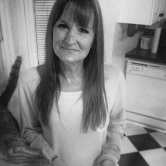 Profile Picture of Kimberley Manilla (@brenenstuhl) on Poshmark