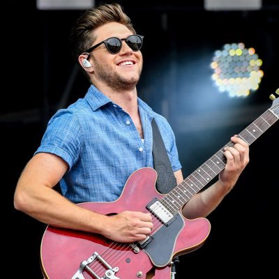 Profile Picture of Mandi (@On_Cloud_Niall) on Twitter