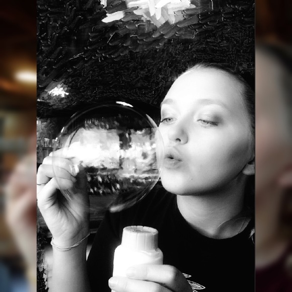 Profile Picture of Emily Crussell (@missemilylane) on Poshmark